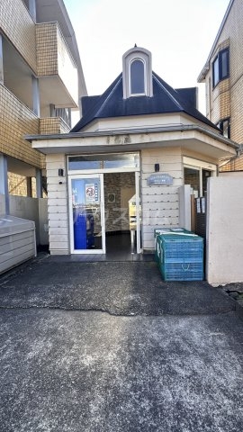 21/30 エントランス