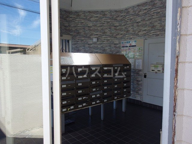 23/30 エントランス