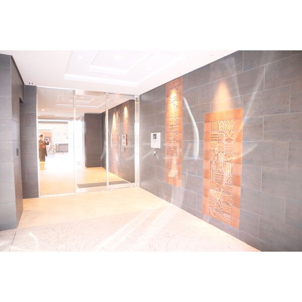 19/23 エントランス