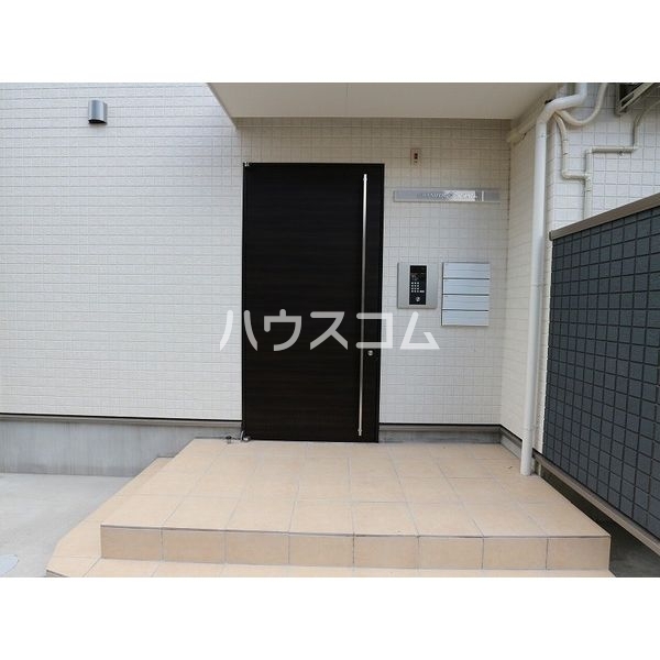 15/23 エントランス