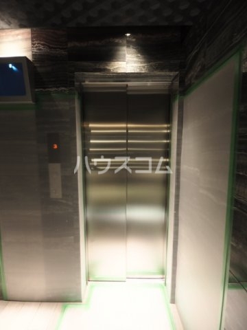 26/30 エントランス