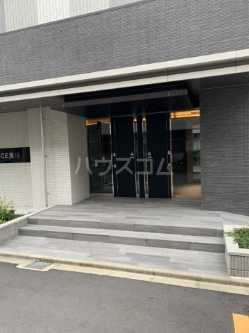 26/30 エントランス