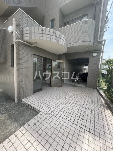 14/22 エントランス