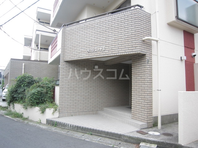 17/27 エントランス