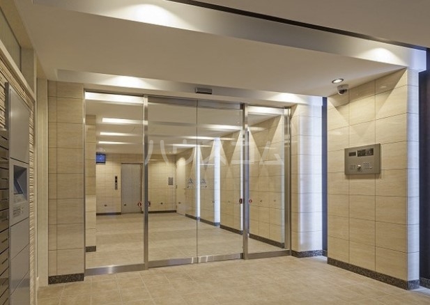 16/21 エントランス