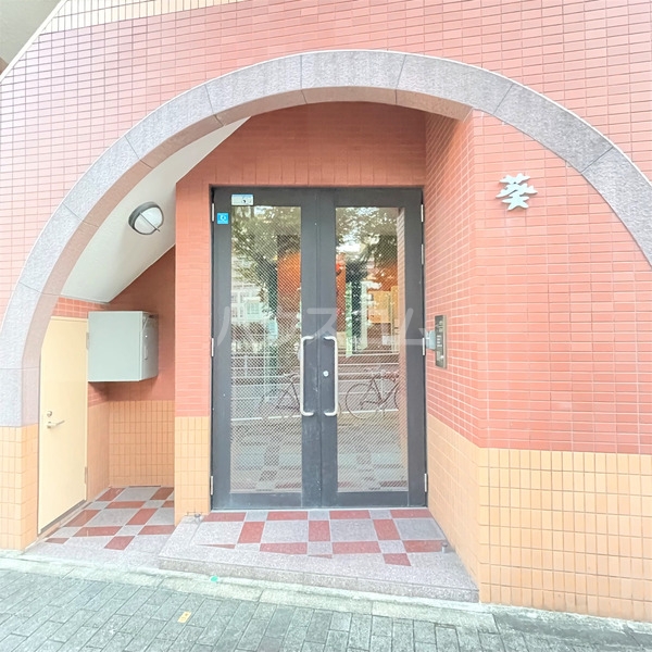 14/22 エントランス