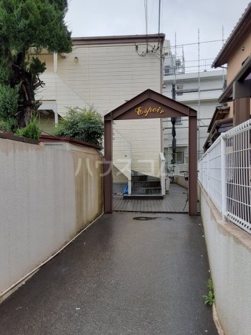 16/25 エントランス