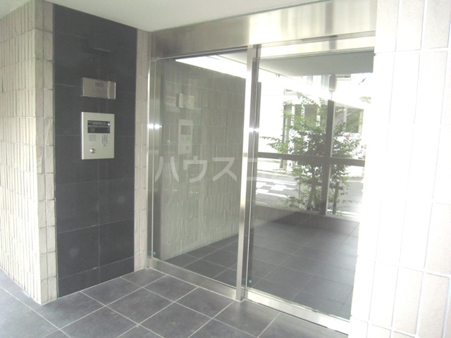 20/27 エントランス