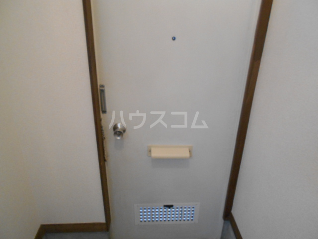 24/30 エントランス