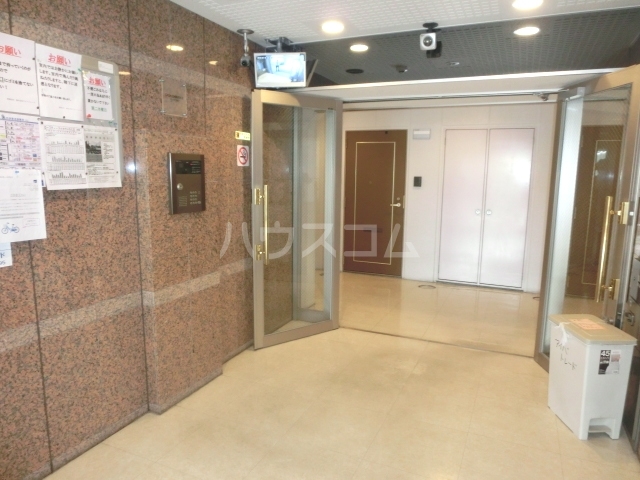 22/26 エントランス