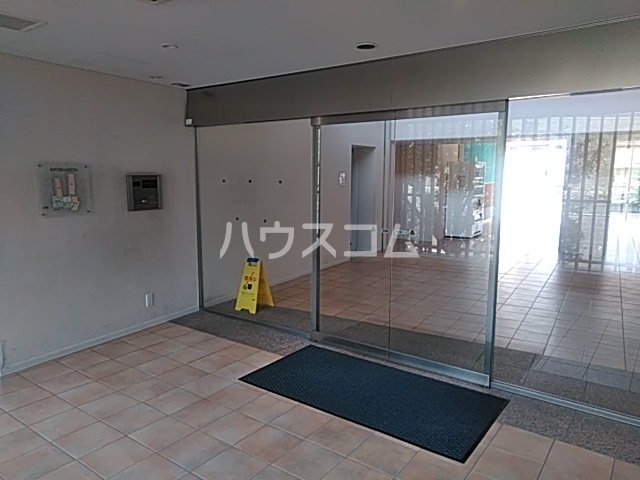 28/29 エントランス