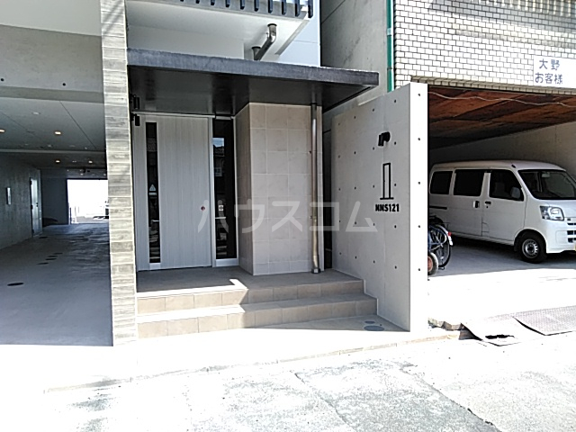 3/4 エントランス