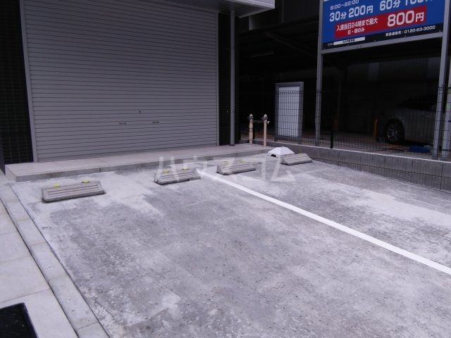 13/16 駐車場