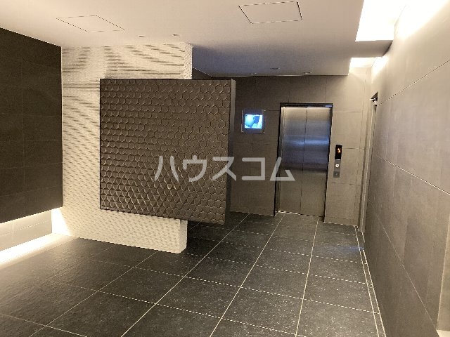 18/28 エントランス