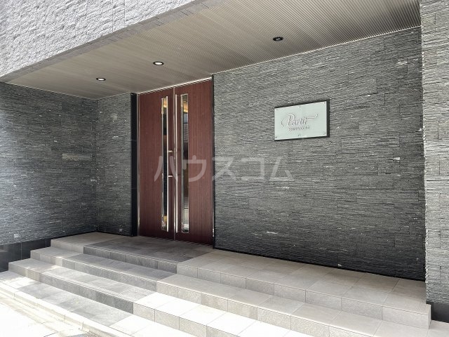 28/30 エントランス