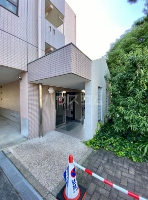 20/28 エントランス