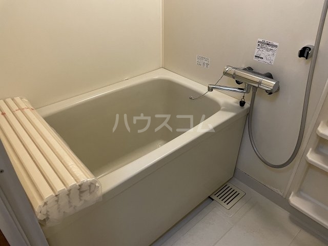 13/30 浴室