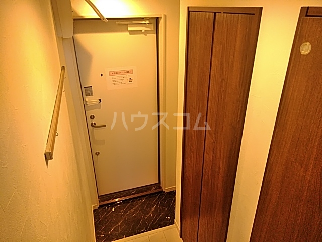13/30 玄関