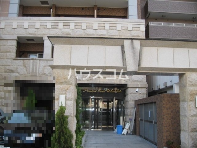 16/23 エントランス