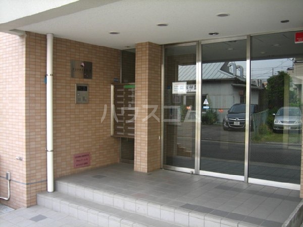 22/30 エントランス