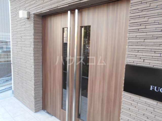 25/30 エントランス