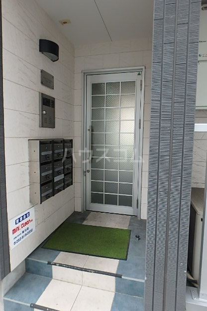 22/30 エントランス