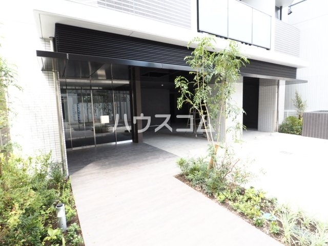 13/18 エントランス