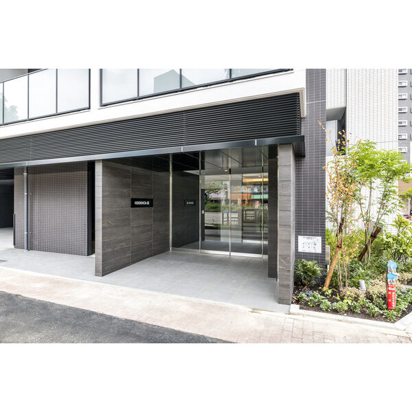 19/26 エントランス