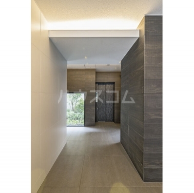 17/25 エントランス