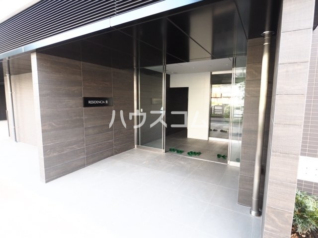 20/26 エントランス