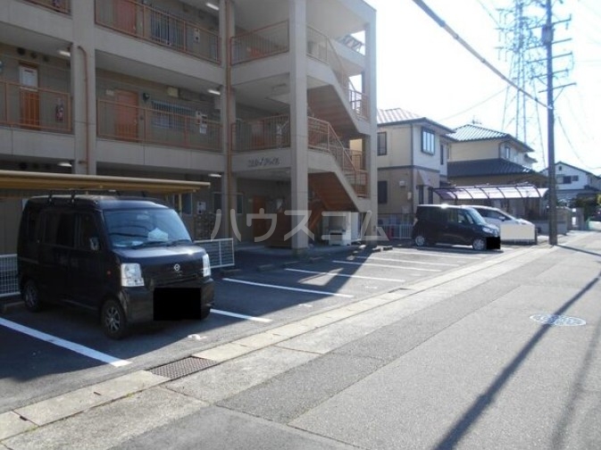 17/23 駐車場