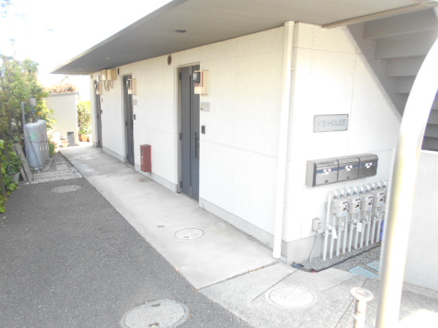 21/30 エントランス