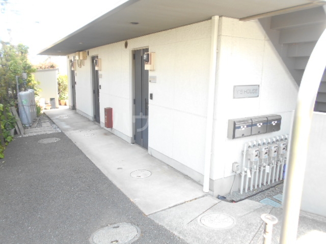 23/30 エントランス