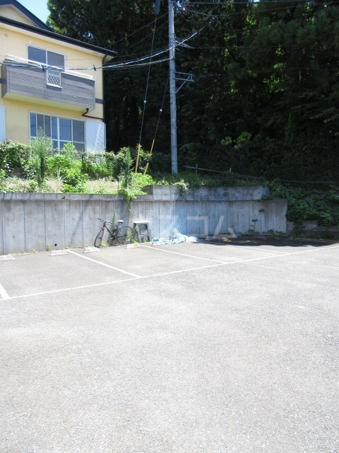 28/30 駐車場