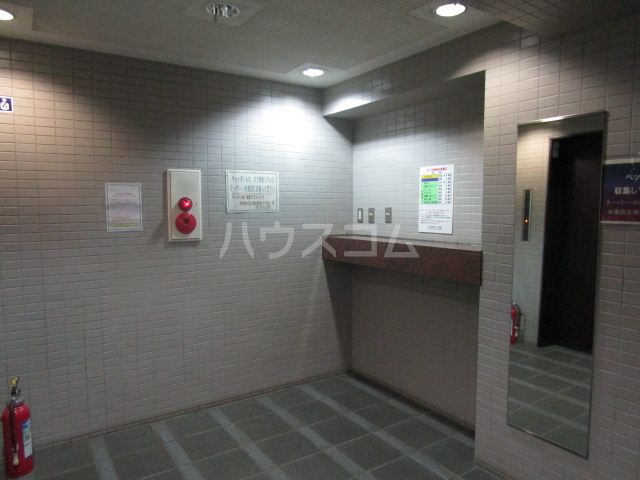 22/30 エントランス