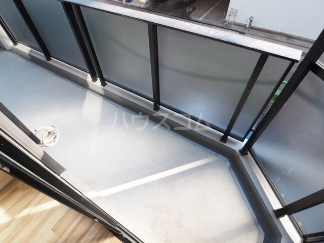 18/27 バルコニー