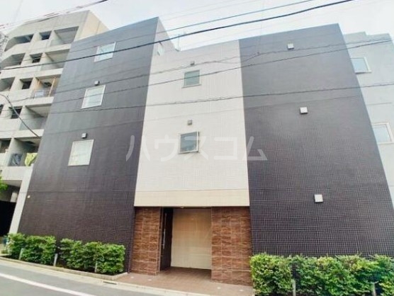 27/30 エントランス