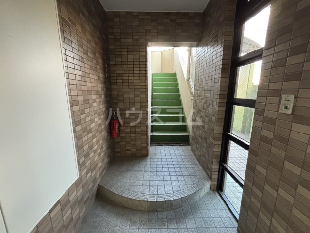 2/5 エントランス