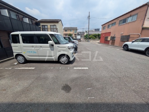2/3 駐車場