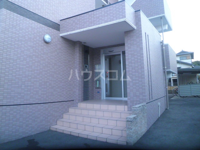 21/28 エントランス