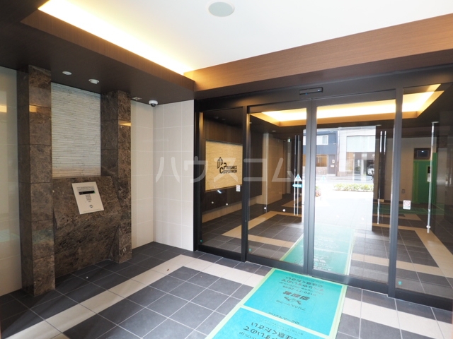 23/25 エントランス