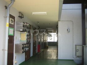 18/28 エントランス