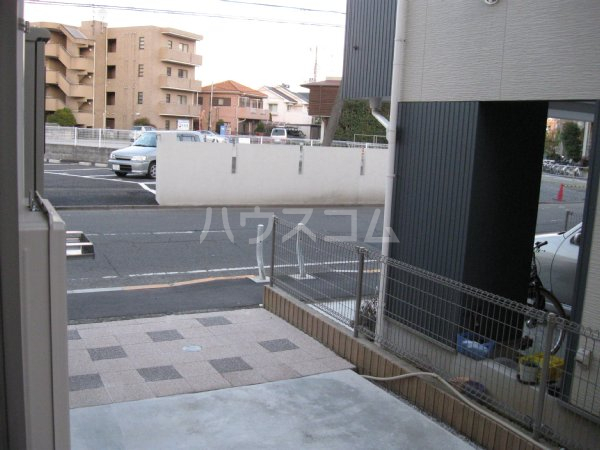 24/30 エントランス