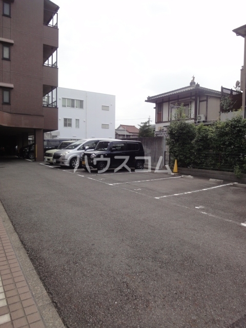 2/10 駐車場