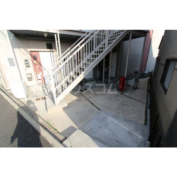 14/18 エントランス