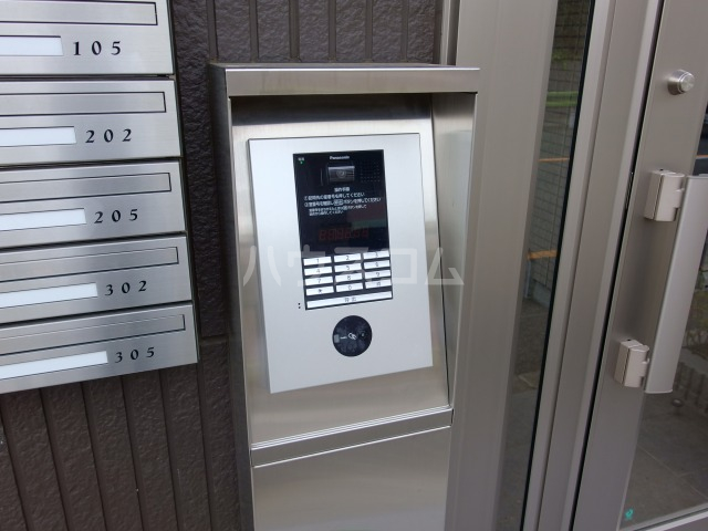 24/30 エントランス