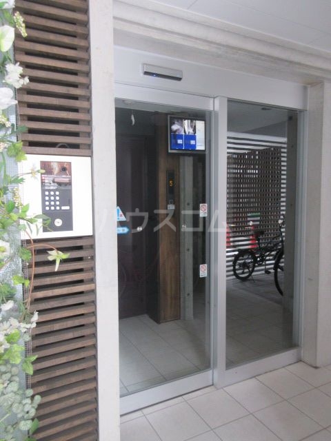 17/24 エントランス