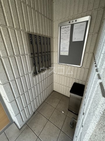 28/30 エントランス