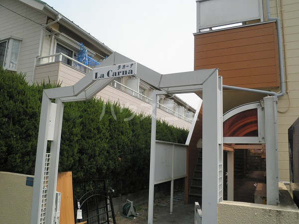 23/30 エントランス