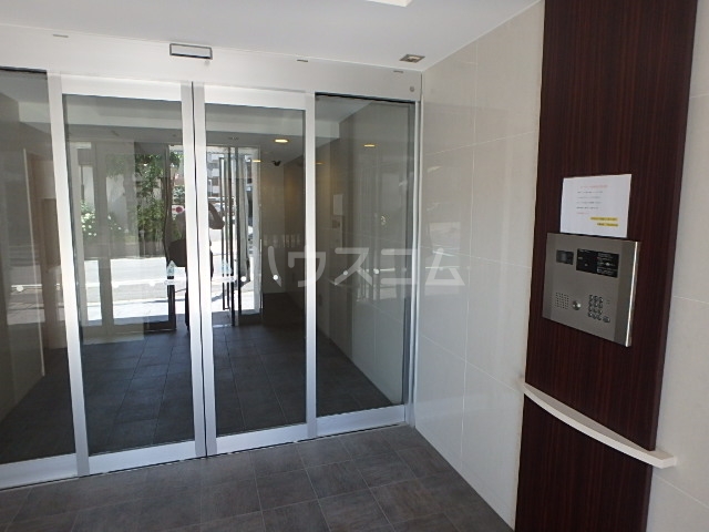 21/30 エントランス